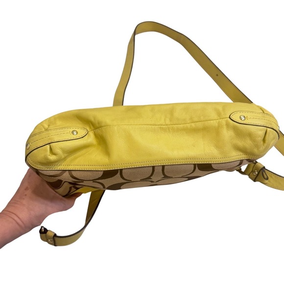 Coach Park Signature Chartreuse Leather and Canvas‎ Crossbody Y2K 11x7x3 RARE - Picture 4 of 10